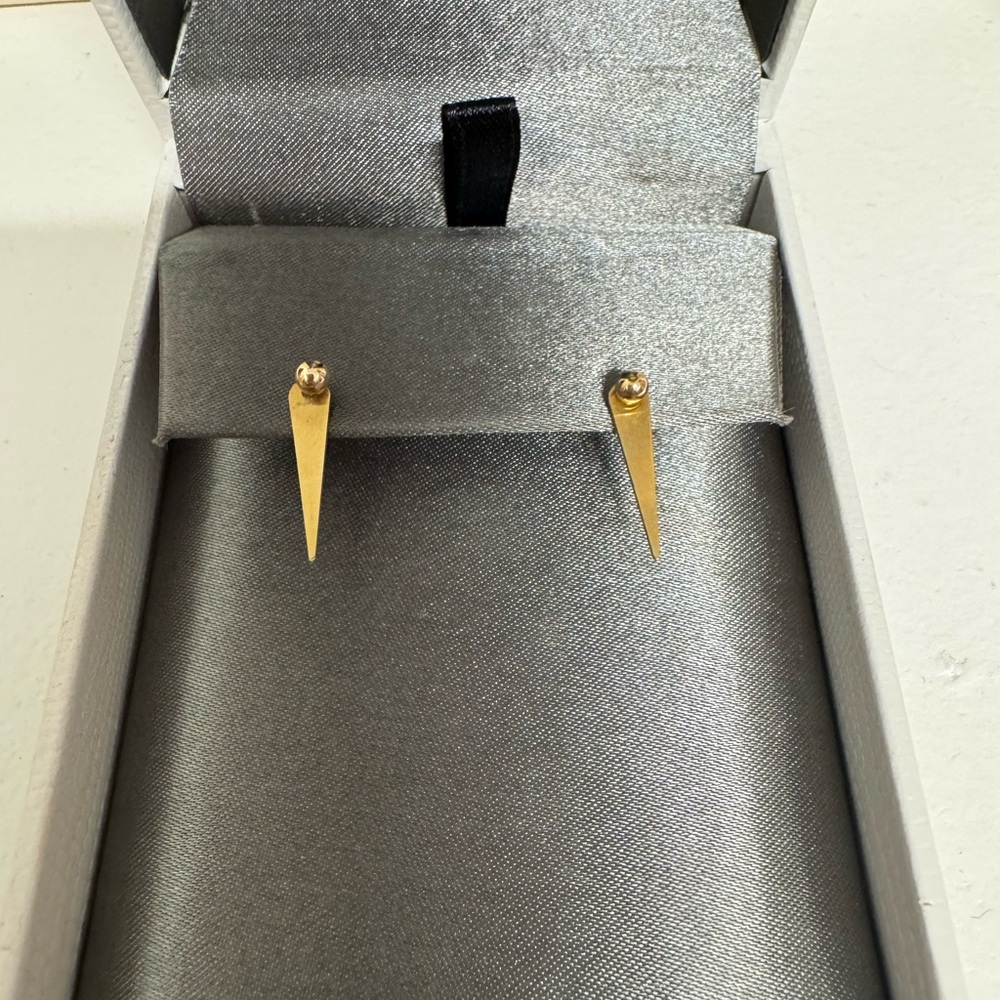 14k gold spike earrings